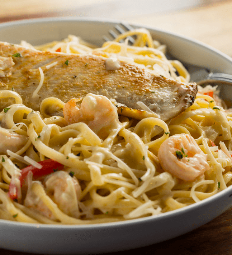 Linguini con Mahi y Camarones